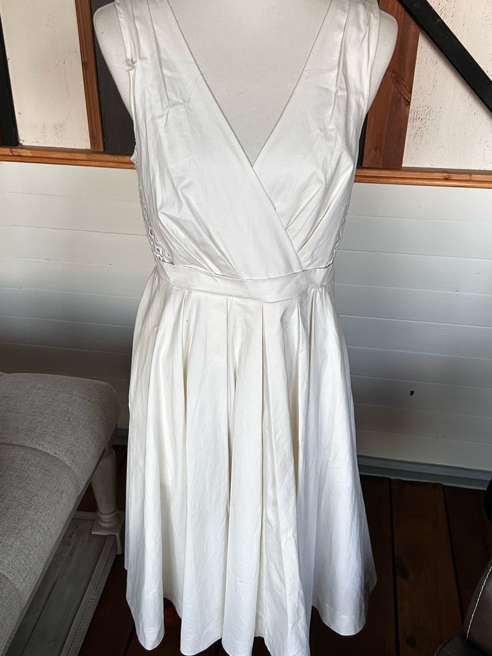 Alice + Olivia White Lace Back Fit & Flare Midi Dress Size 8 New with tag
